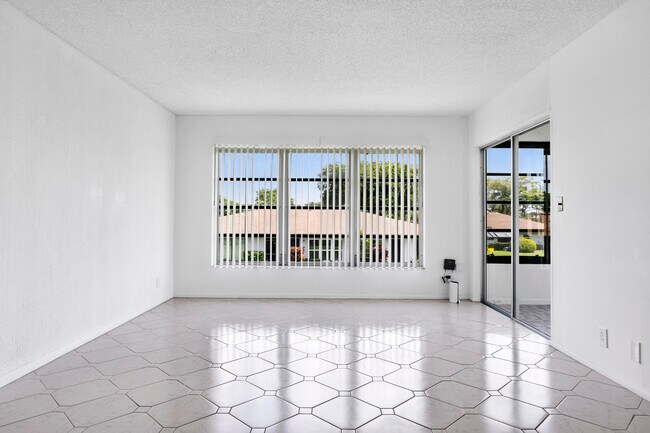 Building Photo - 13283 Pineapple Palm Ct