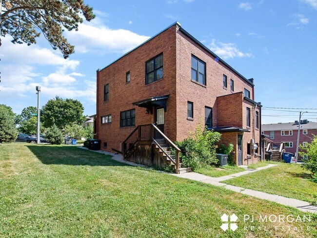 Building Photo - 3603 Davenport St