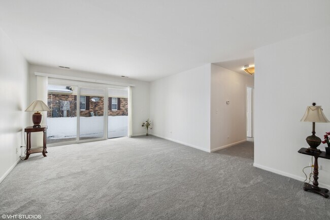 Building Photo - 184 Brook Ln