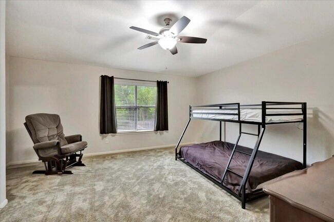 Building Photo - 4026 Bentwood Dr