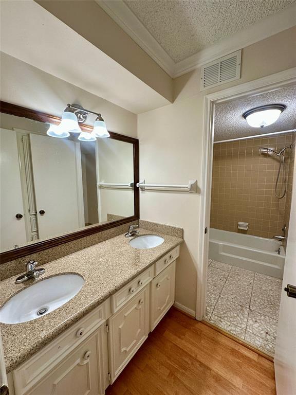 Building Photo - 10730 Briar Forest Dr