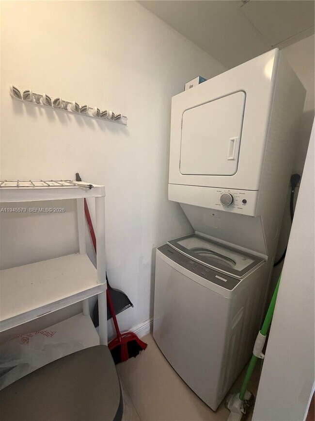 Building Photo - 244 Biscayne Blvd