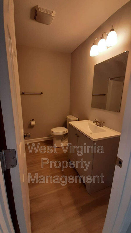 Building Photo - 726 Circleview Dr