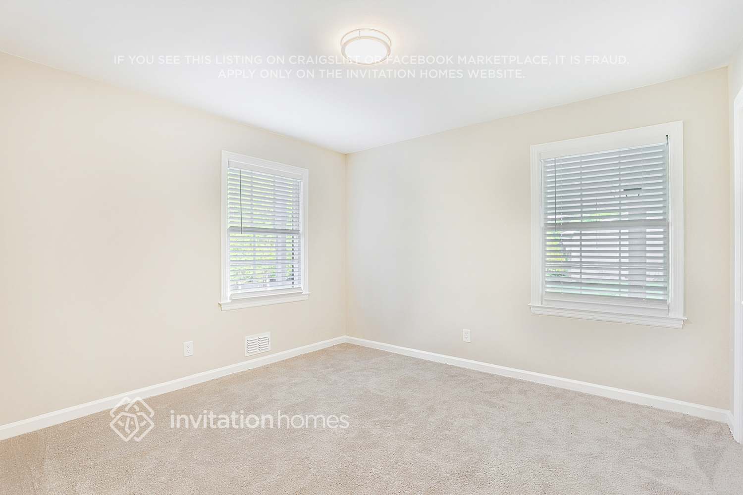 Building Photo - 8837 Elma St