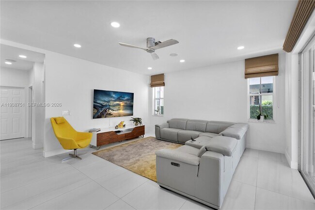 Building Photo - 1176 Cedar Falls Dr