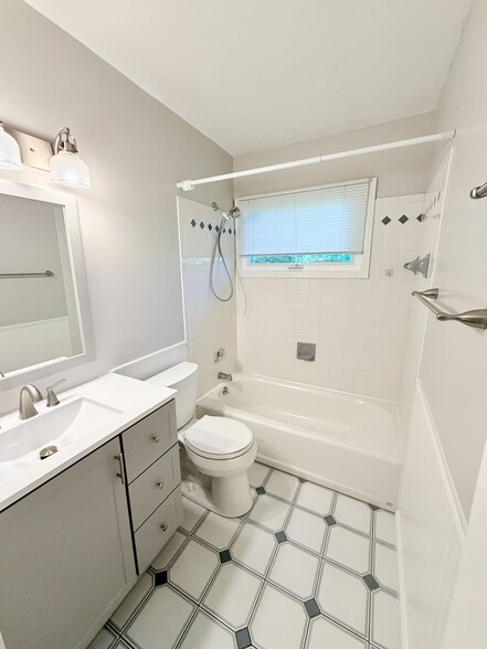 Building Photo - 581 Austin Smith Dr