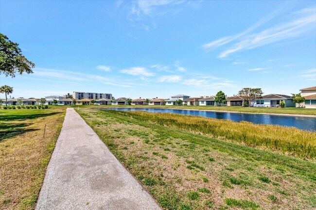 Building Photo - 14723 Cumberland Dr