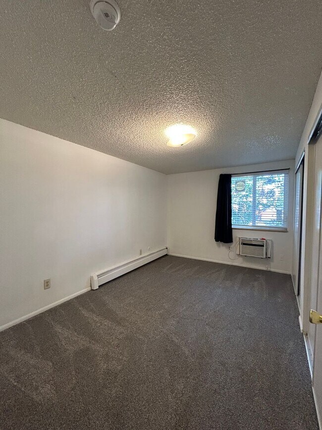 Building Photo - 1306 S Parker Rd