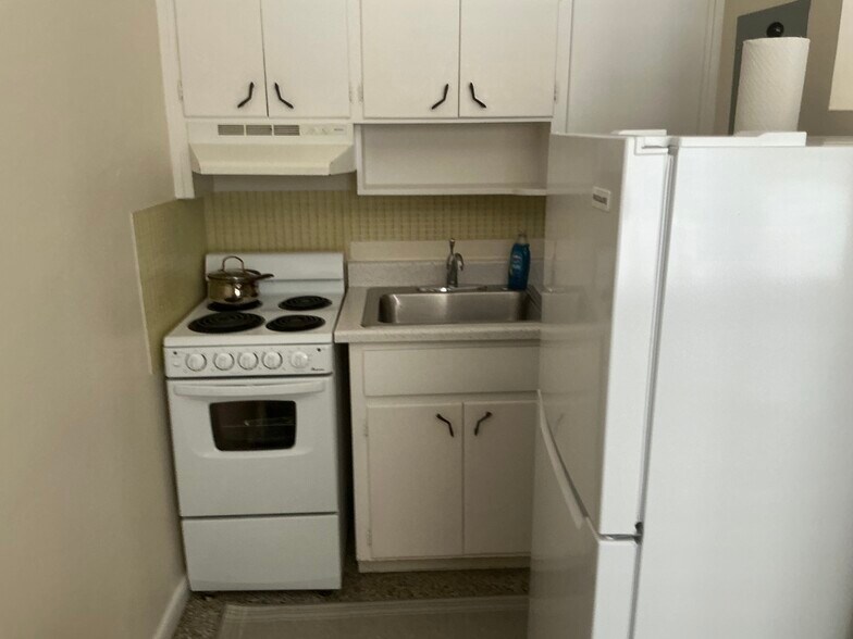 Building Photo - 4205 Bougainvilla Dr