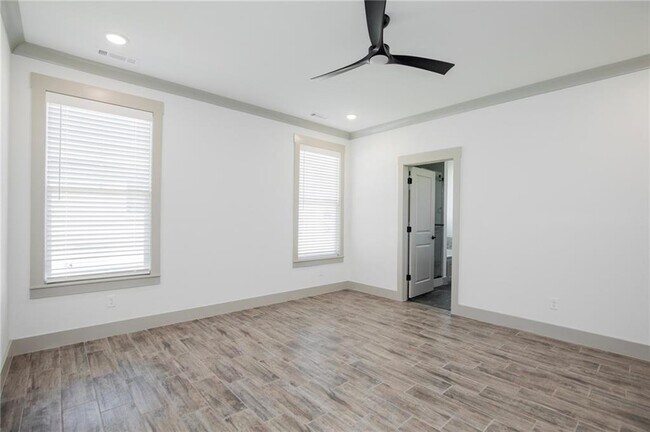 Building Photo - 108 White Oak St