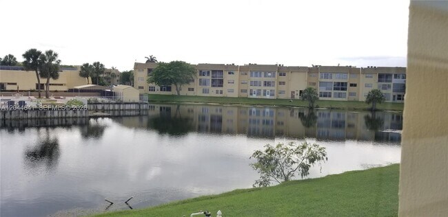 Building Photo - 8130 Sunrise Lakes Blvd