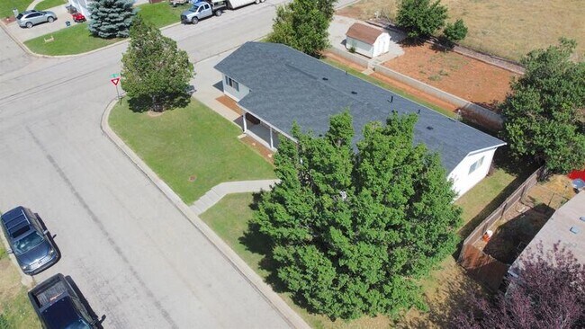 Building Photo - 465 Meadowlark Ln