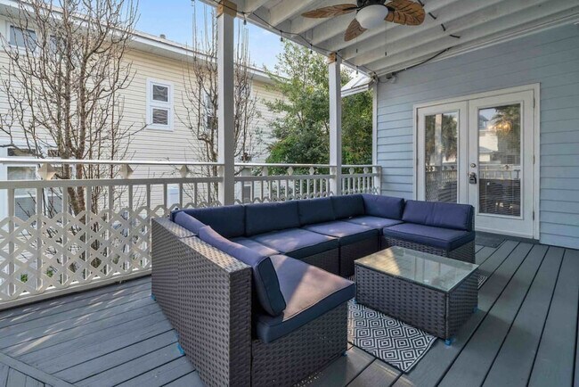 Building Photo - 61 Sunfish St