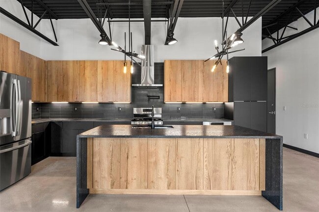 Building Photo - 902 E Curtis St