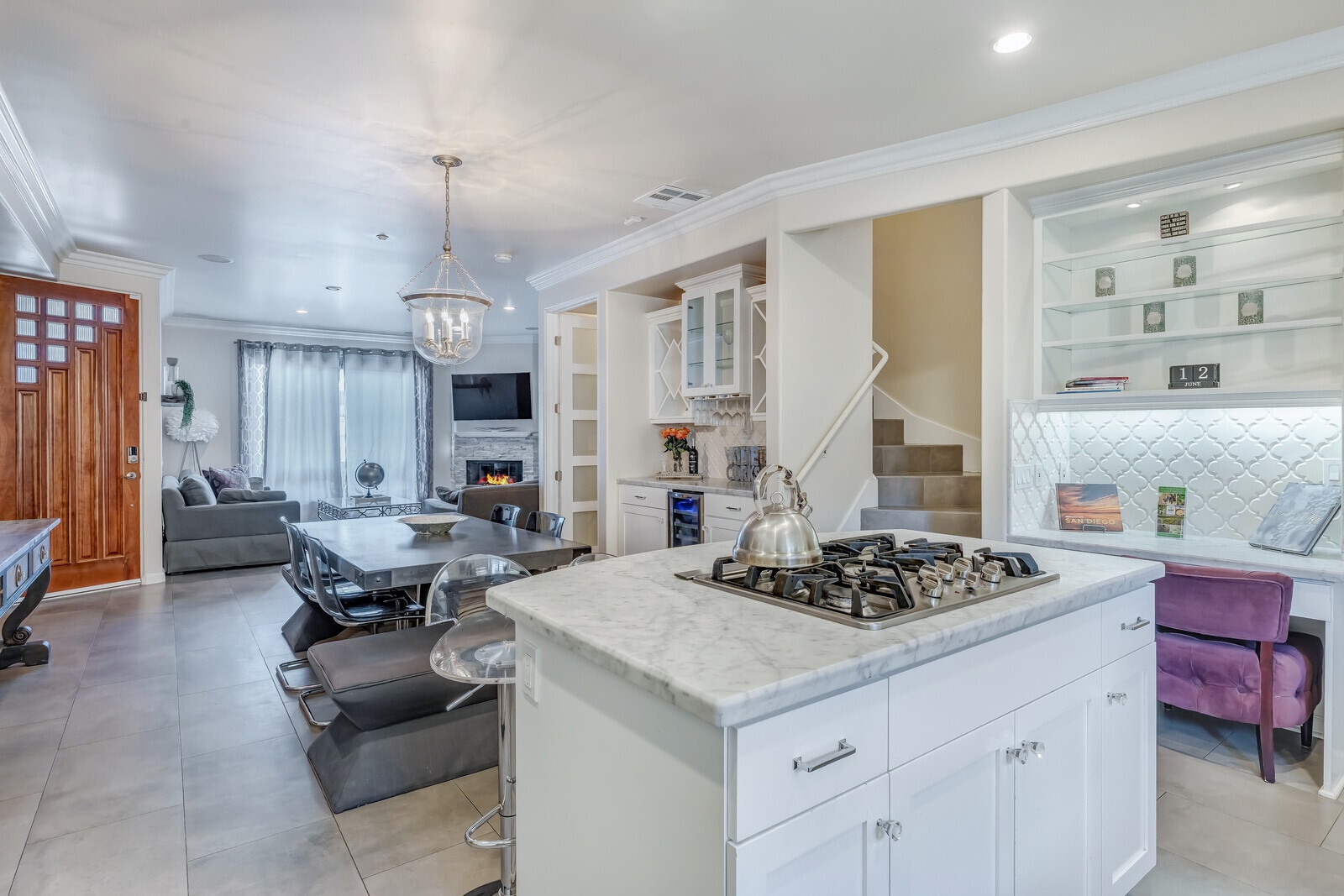 Building Photo - 145 W Hawthorn St