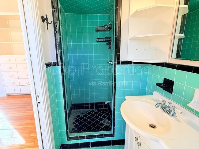 Building Photo - 339 Waxwood Ln