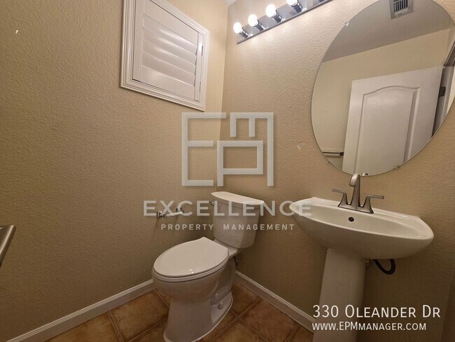 Building Photo - 330 Oleander Dr