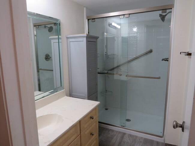 Building Photo - 16091 Blatt Blvd