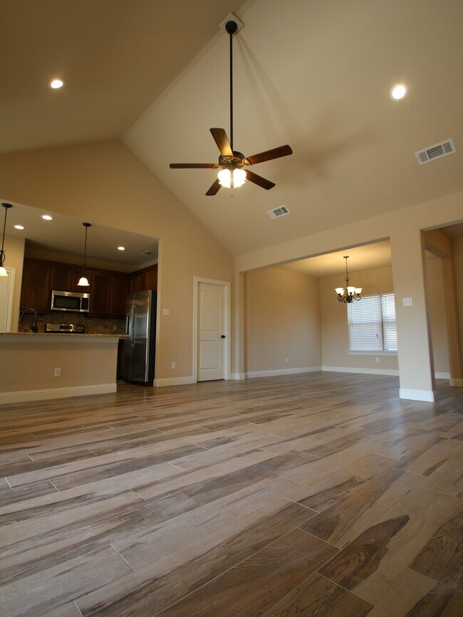 Building Photo - COMING SOON! 3BD/2BA Home in Benbrook | Vaulted Ceilings | Gourmet Kitchen | 2-Car Garage | Lands...