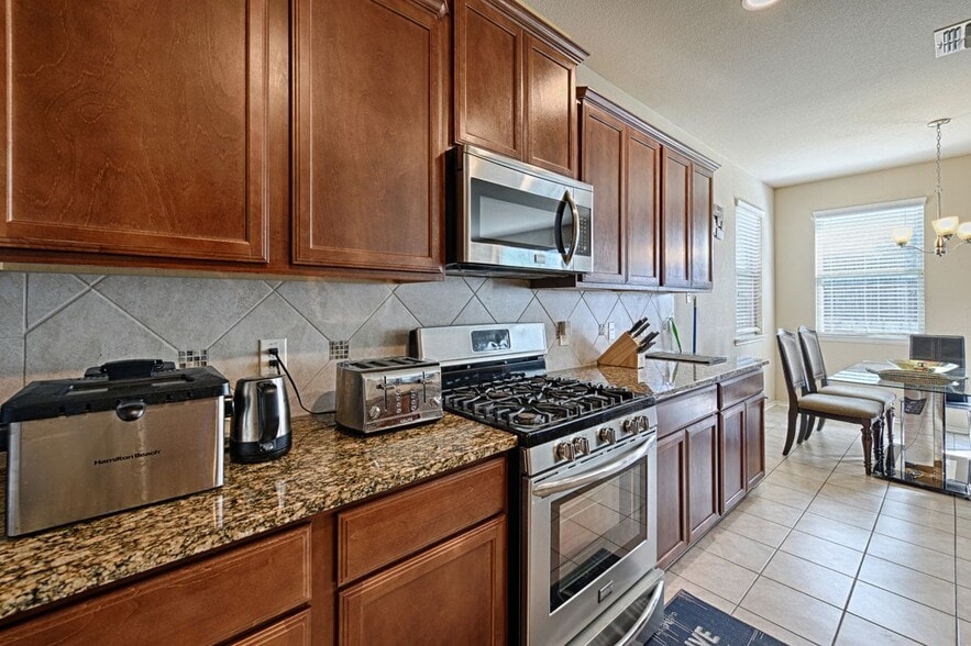 Building Photo - 3522 Van Zandt Rd