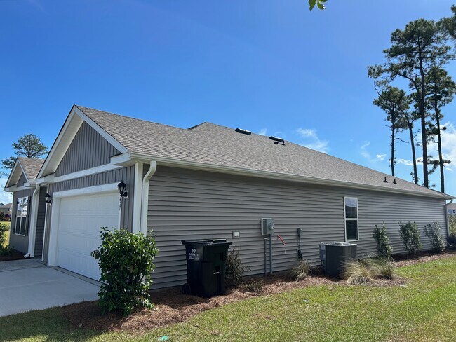 Building Photo - 1237 Pampas Grass Dr