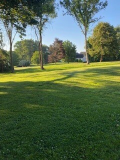 Frontyard - 5 Jenny Rdg