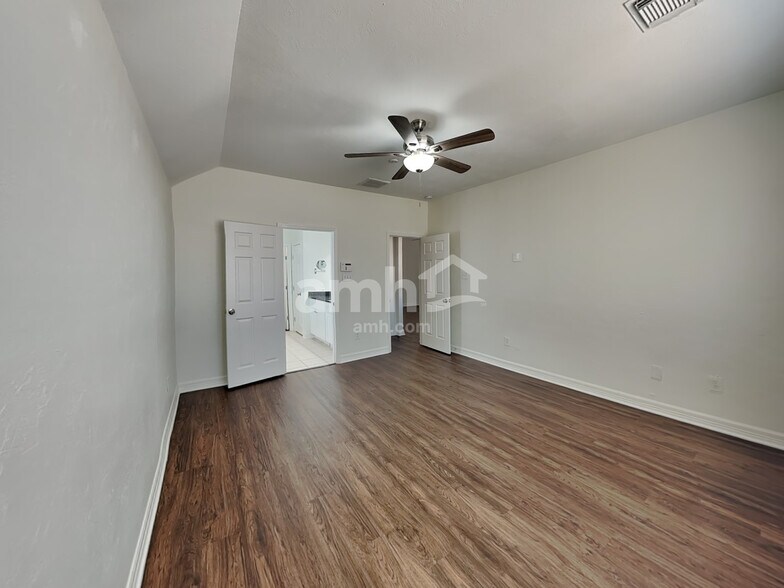 Building Photo - 12038 Lucky Meadow Dr