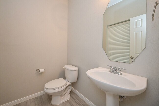Building Photo - 10607 Criswell Dr