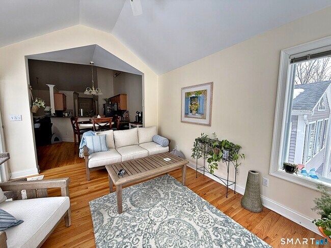 Building Photo - 490 Wolf Run