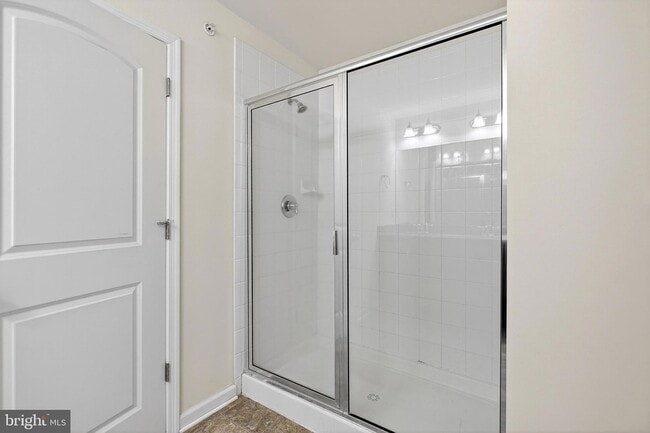 Building Photo - 48 Munro Rd