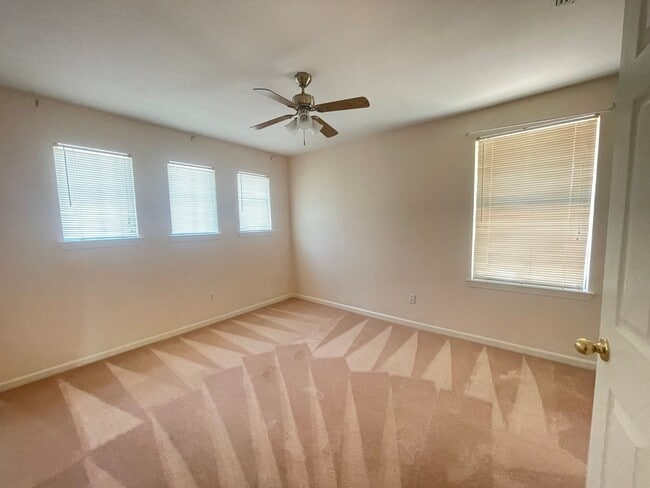 Building Photo - 959 Sterling Cir