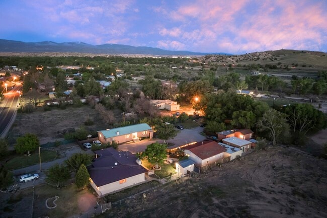 Building Photo - 1000 NM-76