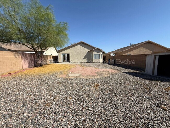 Building Photo - 22621 W Yavapai St