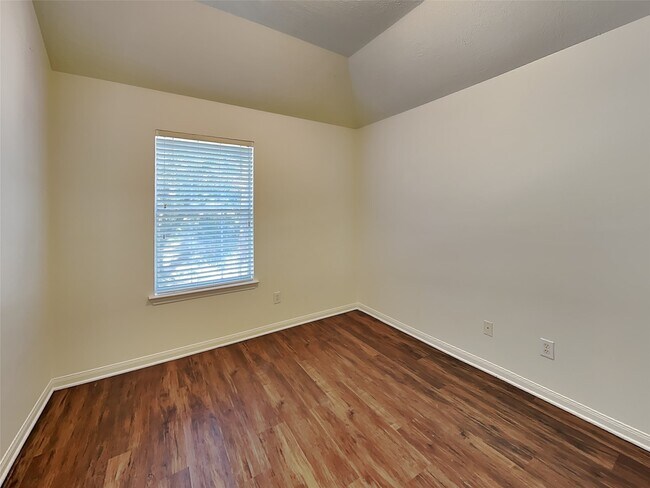 Building Photo - 30 Huntington Bend Dr