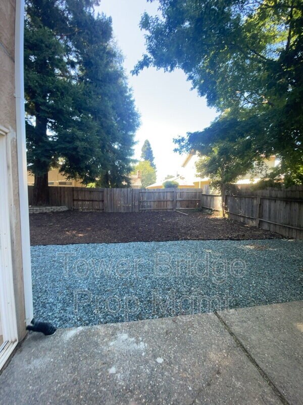 Building Photo - 2247 Atrisco Cir