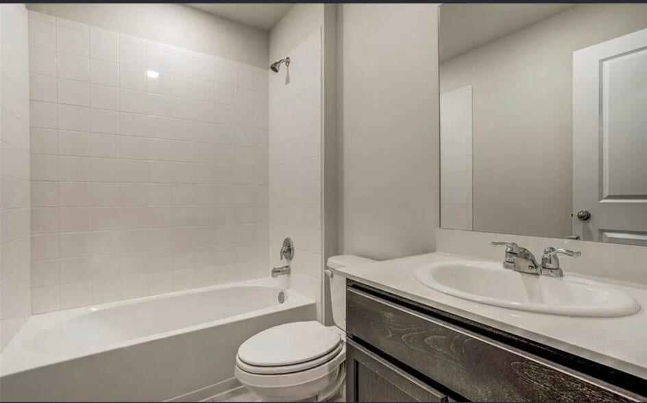 Building Photo - 2426 Lupton