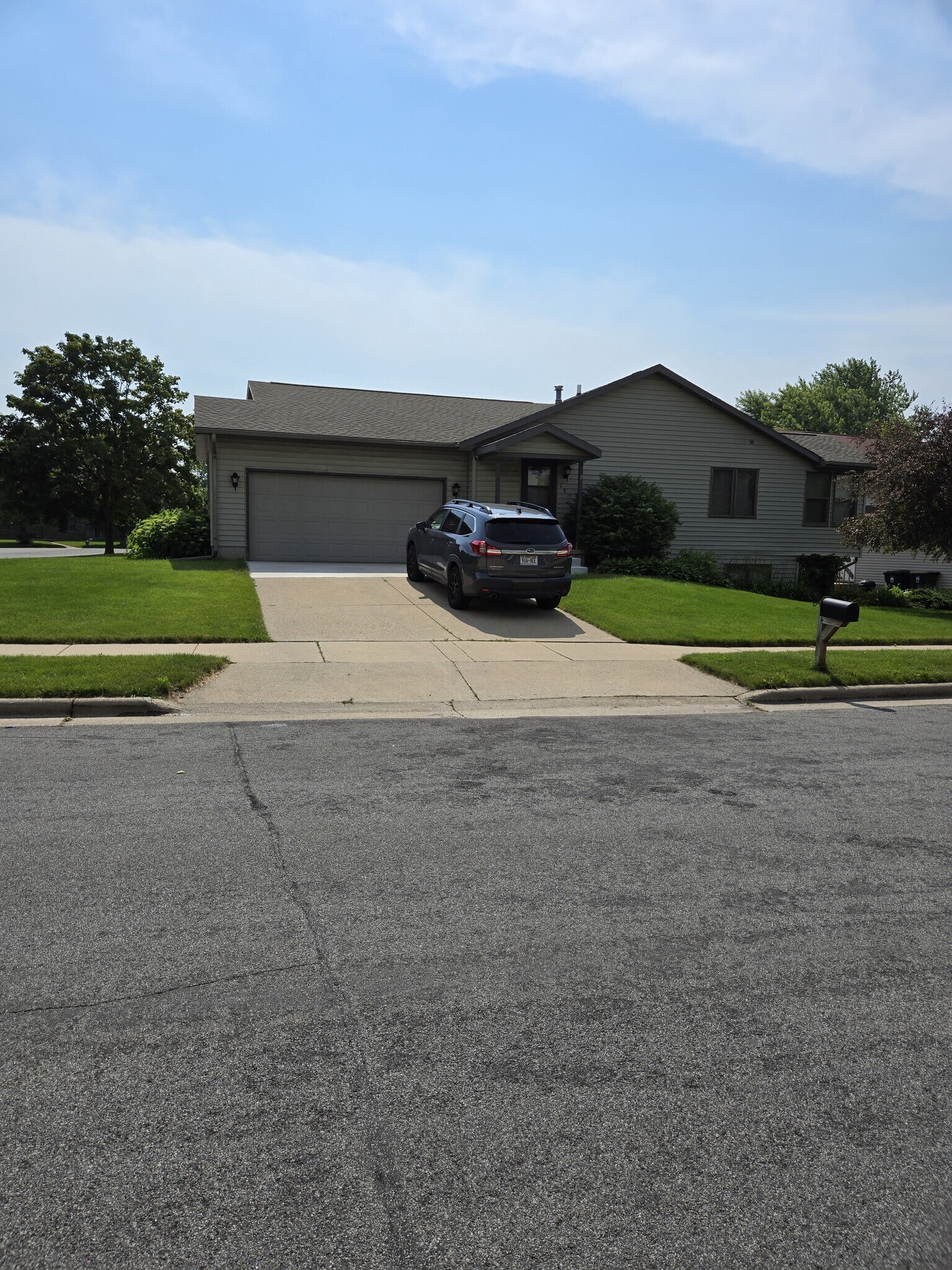 Building Photo - 185 White Tail Dr