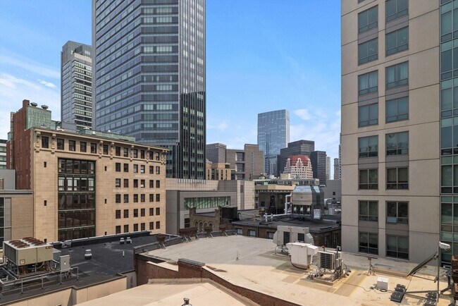 Building Photo - 55 Lagrange St