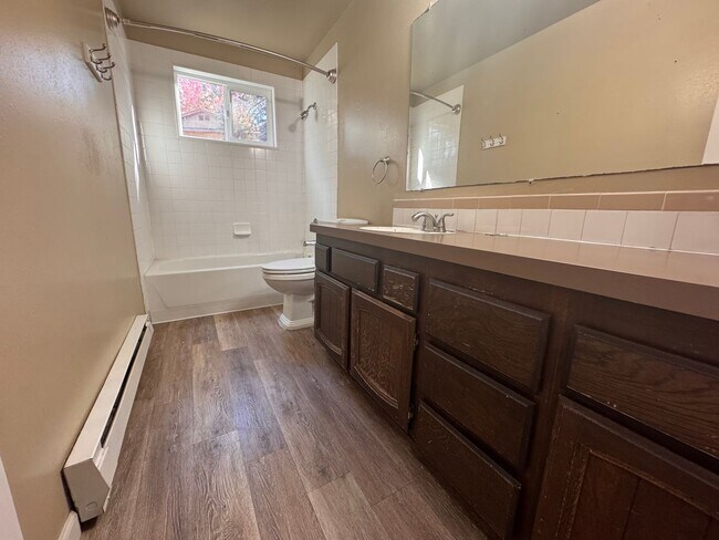 Building Photo - HANGMAN VALLEY 4 BEDROOM HOME