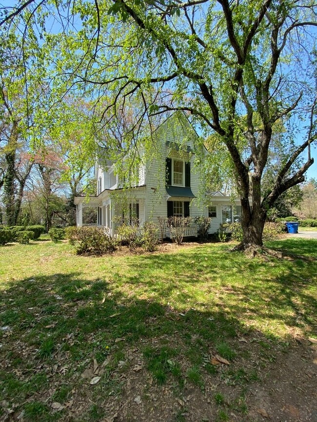 Building Photo - Lawn Care Included!!