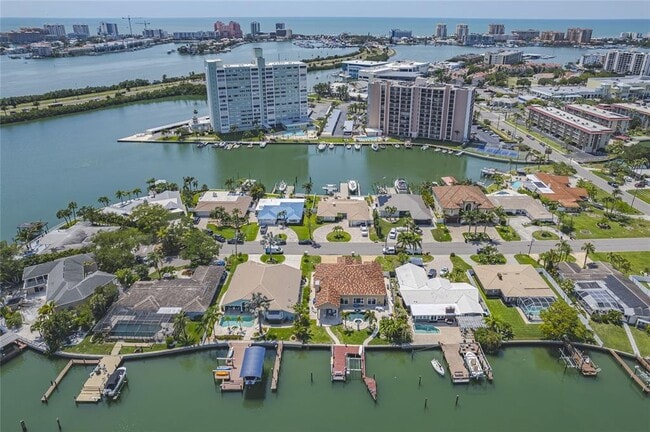 Building Photo - 25 Leeward Island