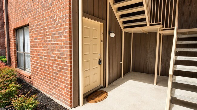 Building Photo - 3100 Walnut Bend Ln