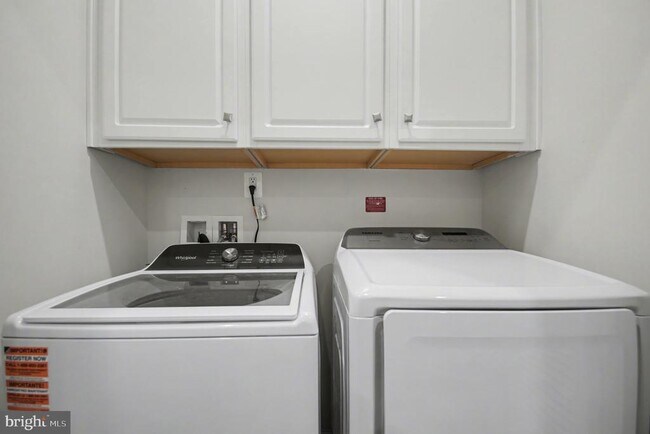 Building Photo - 11398 Willow Green Cir