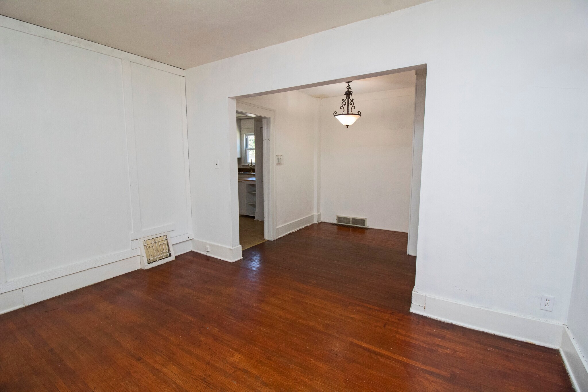 Building Photo - 433 5th Ave NE