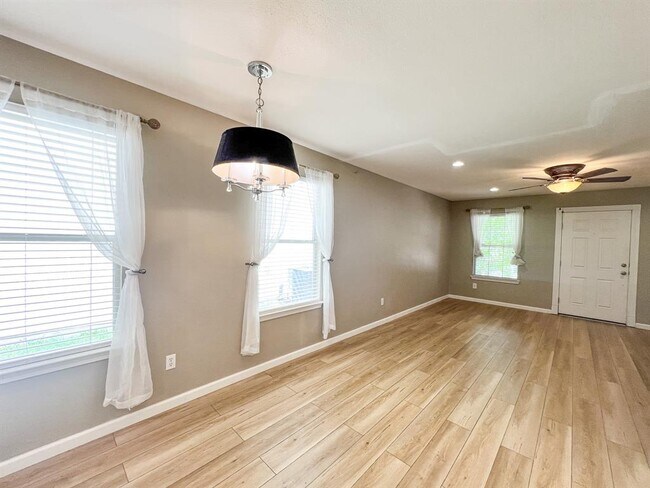 Building Photo - 298 Jack Rabbit Ln