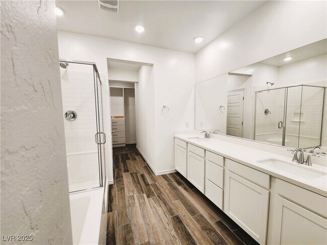 Building Photo - 25 Barbara Ln