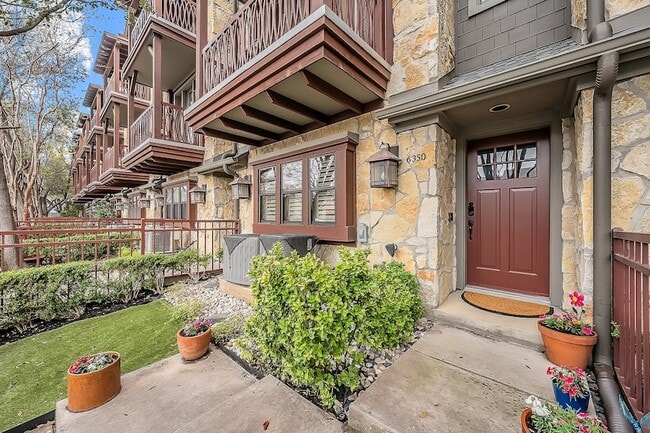 Building Photo - 6350 Oriole Dr