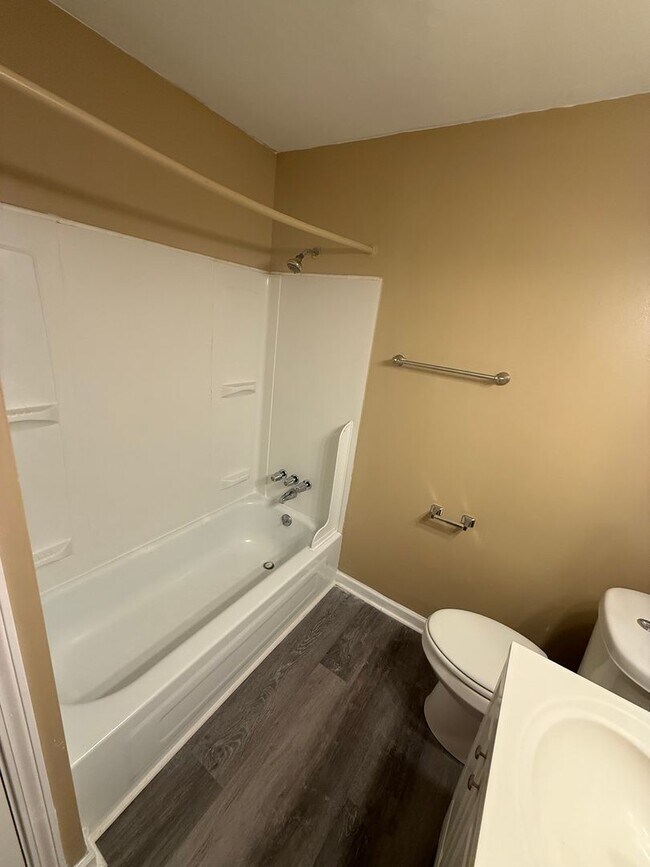 Building Photo - 6631 Gracely Dr