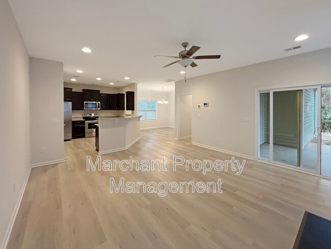 Building Photo - 459 Torrington Dr