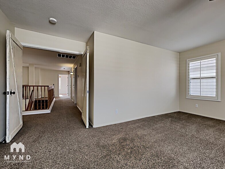 Building Photo - 3719 W Fallen Leaf Ln